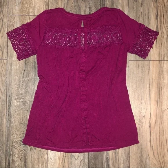 A Pea in the Pod Fuchsia Embroidered Short Sleeve Blouse Size Small - Picture 6 of 9